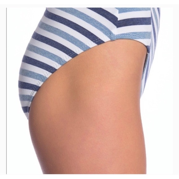 SPLENDID Blue/White Striped Open Back Swimsuit L - Picture 4 of 8